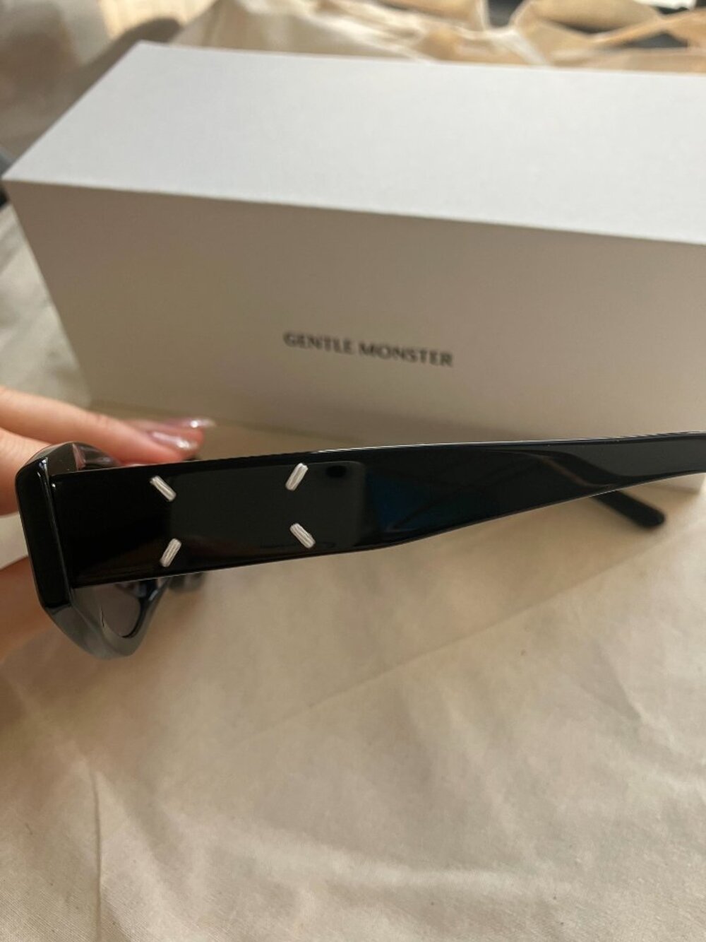 Gentle Monster Black Slim Oval Cat-Eye Sunglasses - Picture 7 of 8